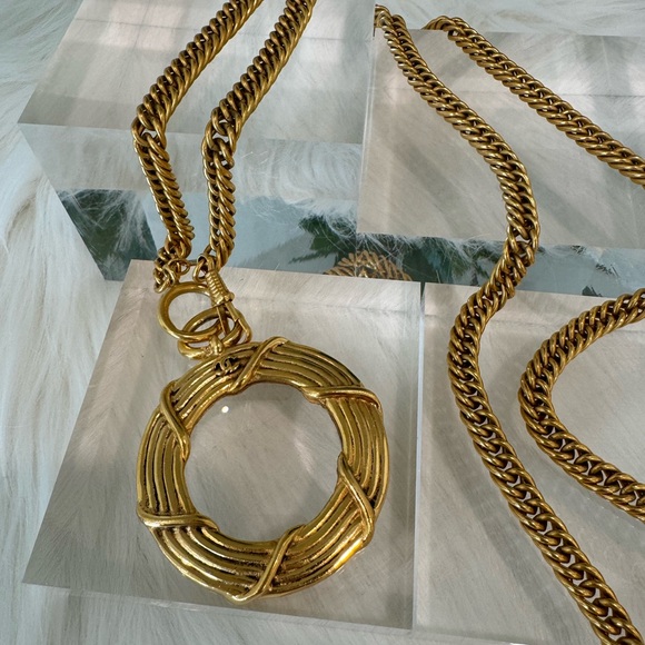 Chanel Vintage Magnifying Glass Necklace in Goldtone - Picture 10 of 13